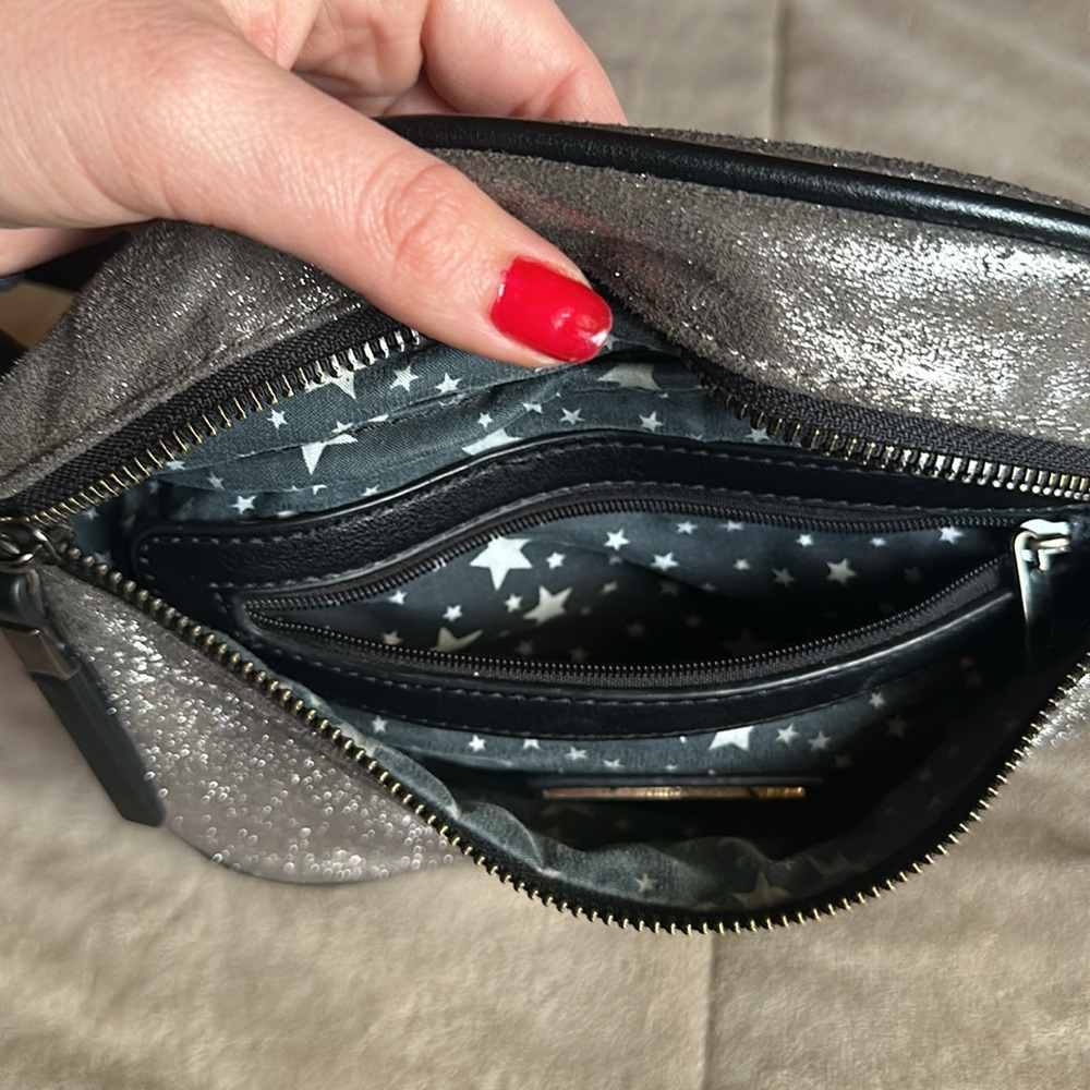 Silver Fanny pack - Picture 3 of 3